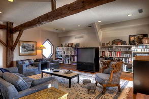 Sitting Room - Country homes for sale and luxury real estate including horse farms and property in the Caledon and King City areas near Toronto